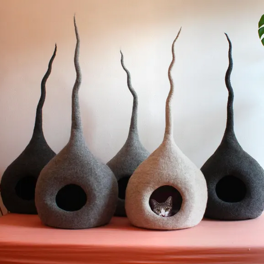 natural alpine natural wool: the perfect cat lover gift, modern, a fairytale decor for your home