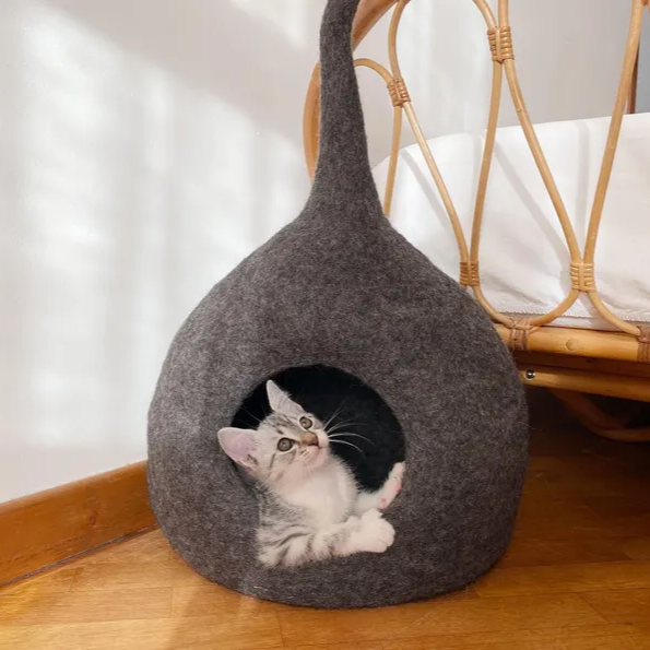 natural alpine natural wool: the perfect cat lover gift, modern, a fairytale decor for your home